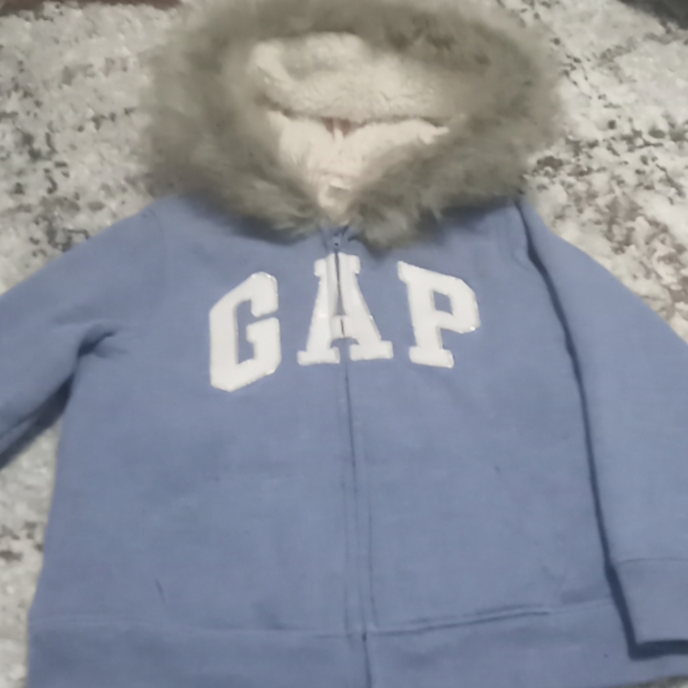 Gap 5T fuzzy Sweater